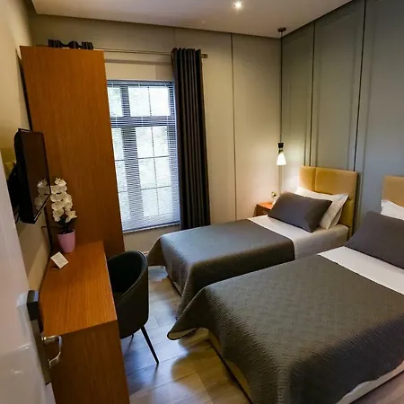 Home Hotel 地拉那